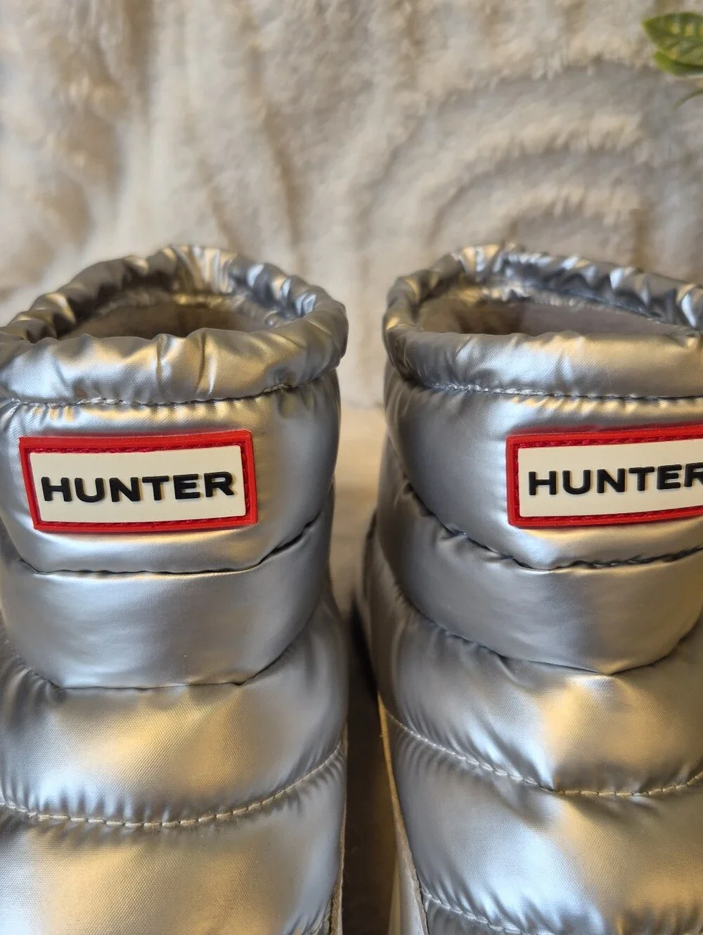 NEW Hunter Anne Waterproof Snow Boots White/Silver Pull On Quilted Women's Sz 9